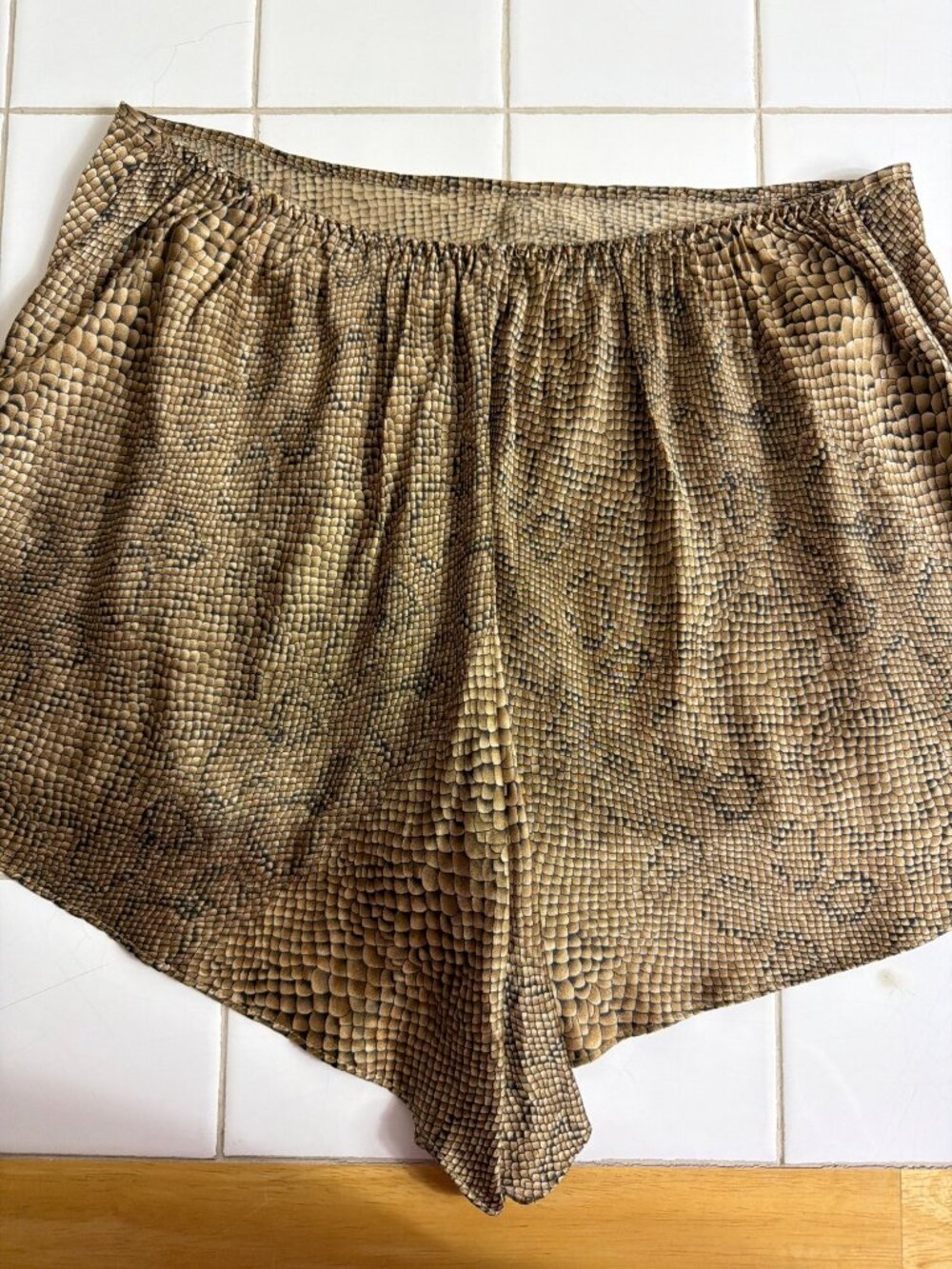 Vintage Victoria's Secret Silk Snake Print Set Y2K Cami Shorts XS/S (Tagged M) - Picture 8 of 16